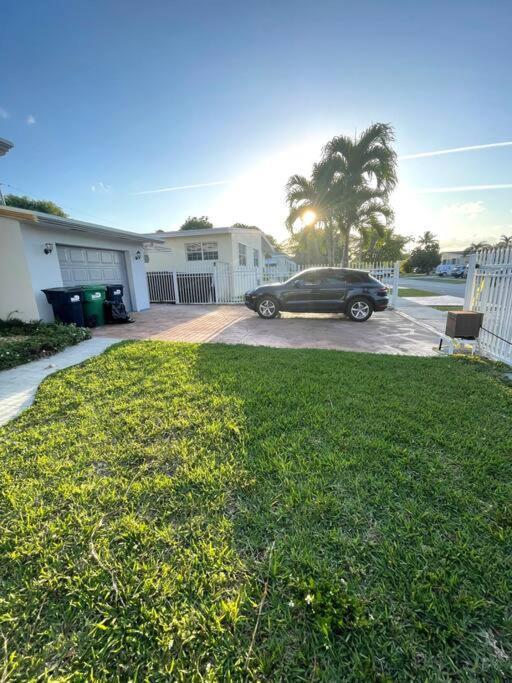 Modern Miami Oversized 3 Bedroom In Central Location Luaran gambar
