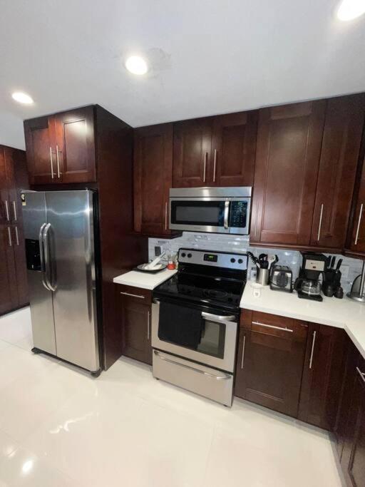 Modern Miami Oversized 3 Bedroom In Central Location Luaran gambar