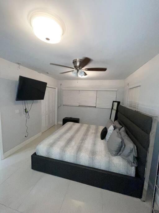 Modern Miami Oversized 3 Bedroom In Central Location Luaran gambar