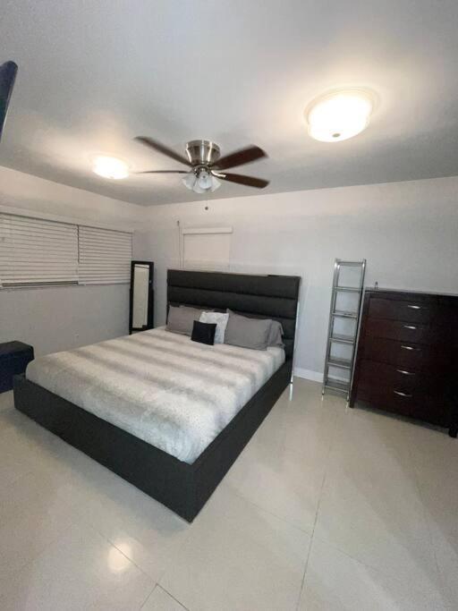 Modern Miami Oversized 3 Bedroom In Central Location Luaran gambar
