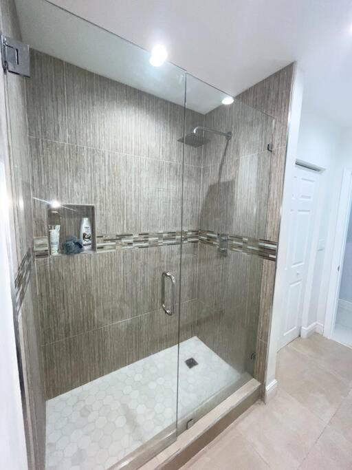 Modern Miami Oversized 3 Bedroom In Central Location Luaran gambar