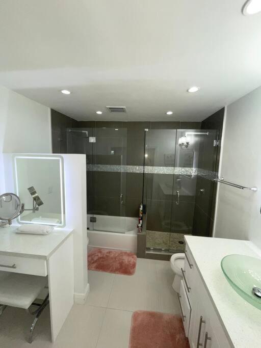 Modern Miami Oversized 3 Bedroom In Central Location Luaran gambar
