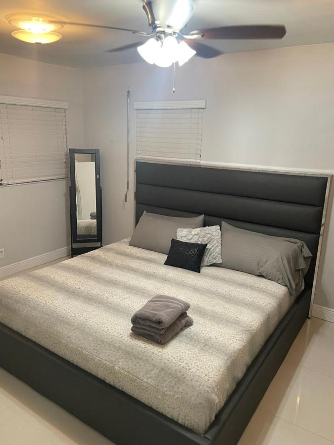Modern Miami Oversized 3 Bedroom In Central Location Luaran gambar