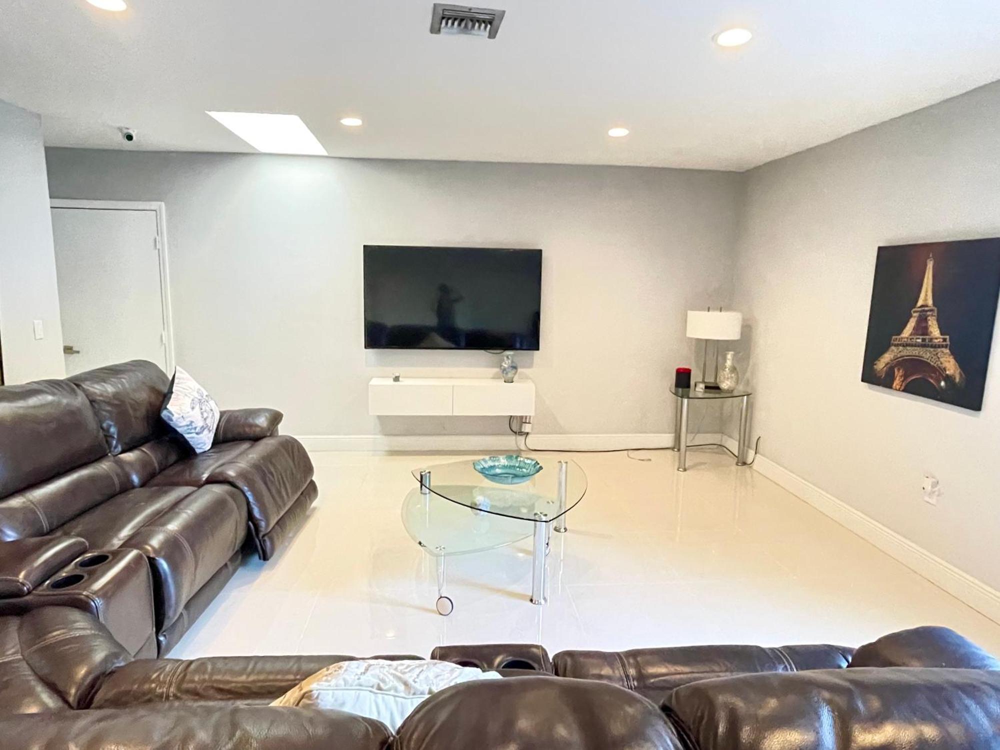 Modern Miami Oversized 3 Bedroom In Central Location Luaran gambar