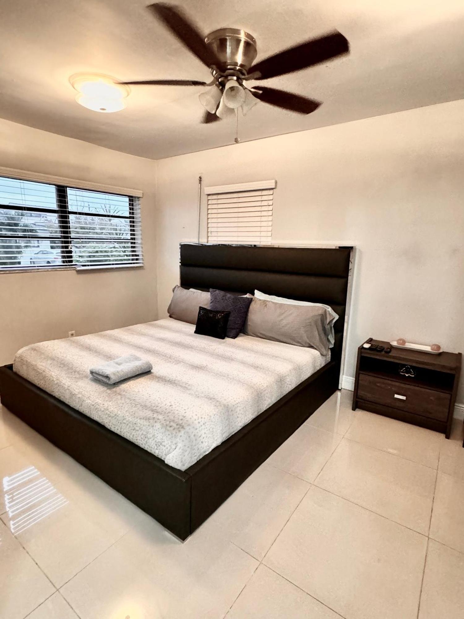 Modern Miami Oversized 3 Bedroom In Central Location Luaran gambar