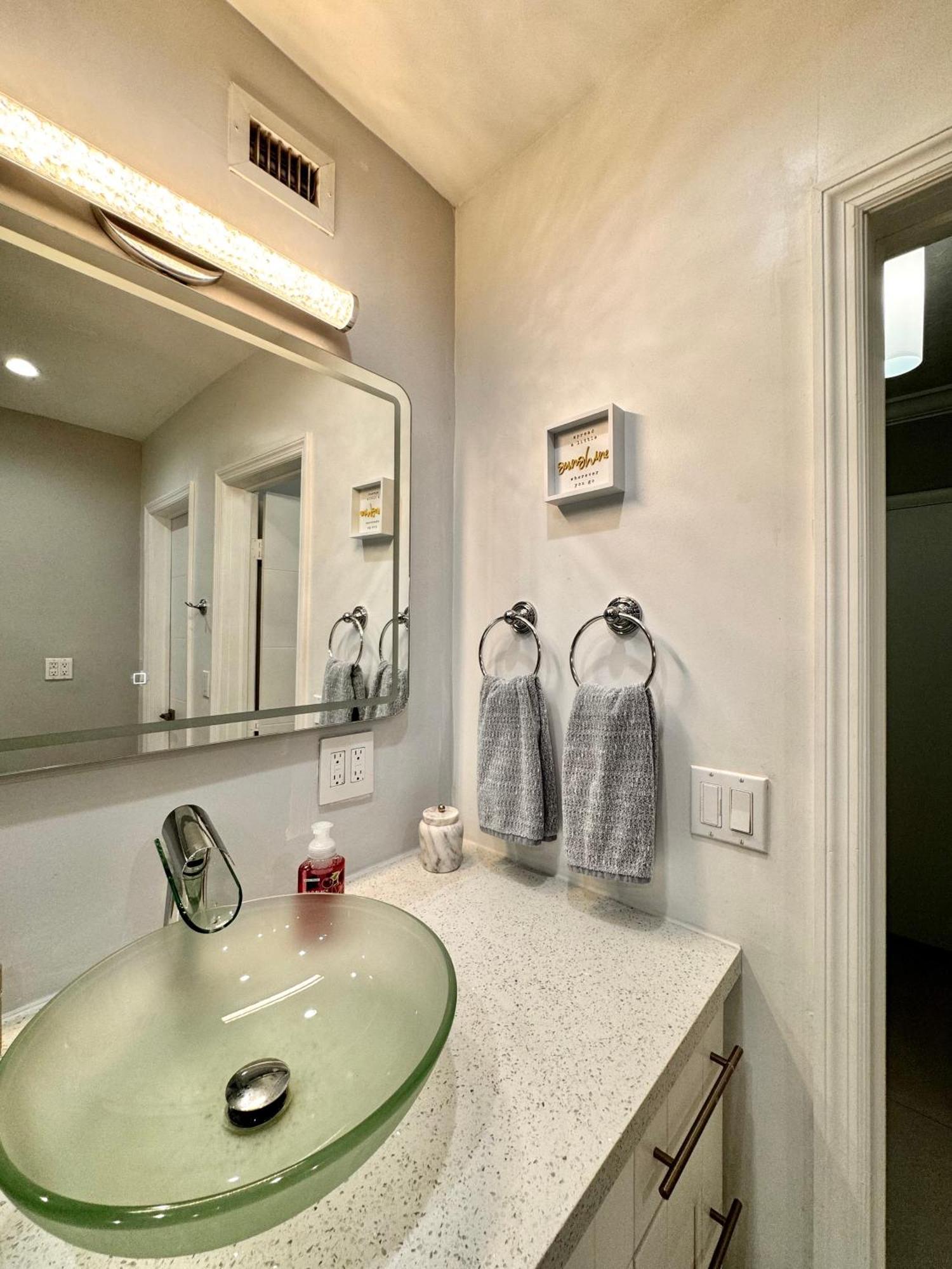 Modern Miami Oversized 3 Bedroom In Central Location Luaran gambar