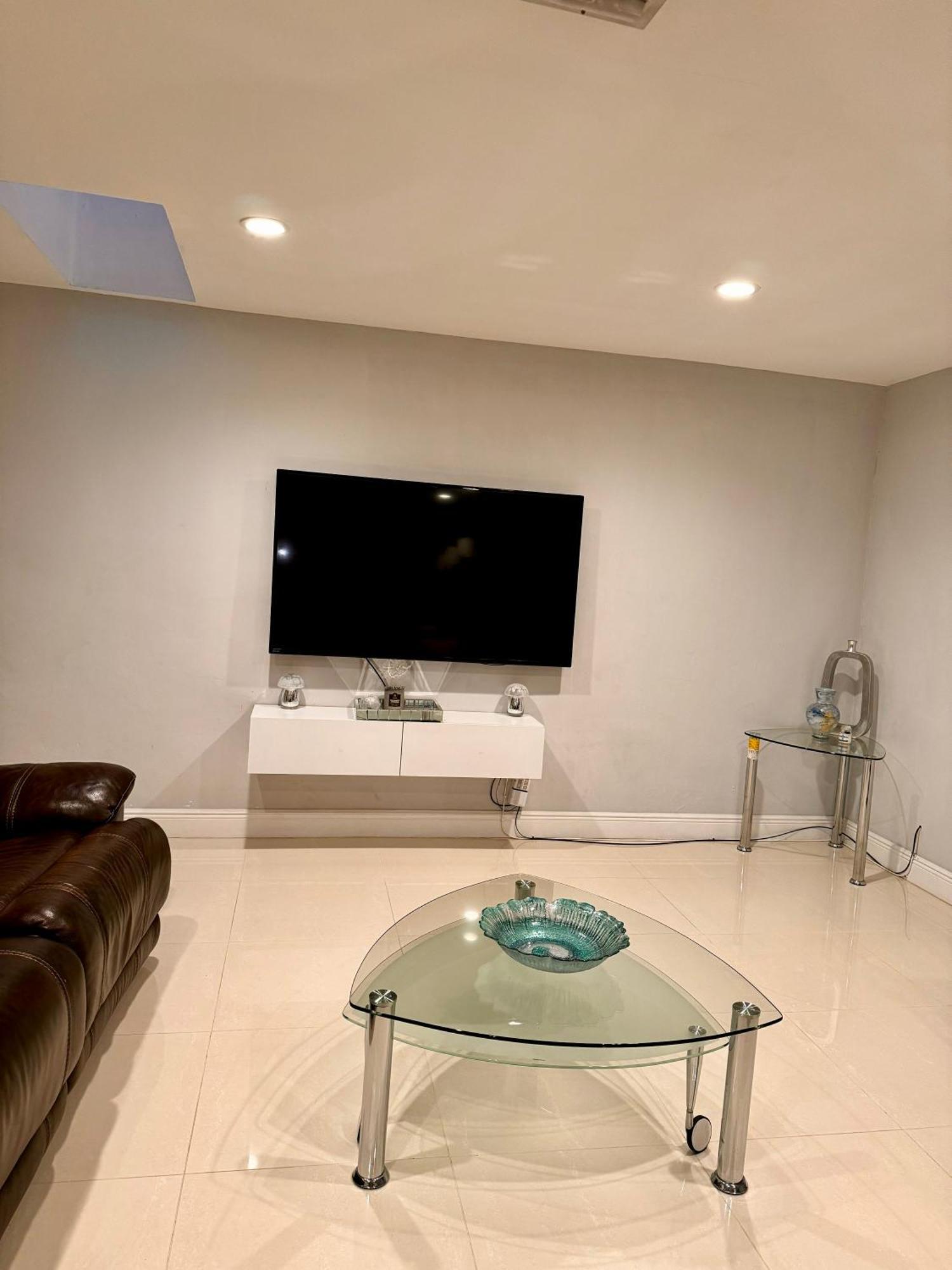 Modern Miami Oversized 3 Bedroom In Central Location Luaran gambar